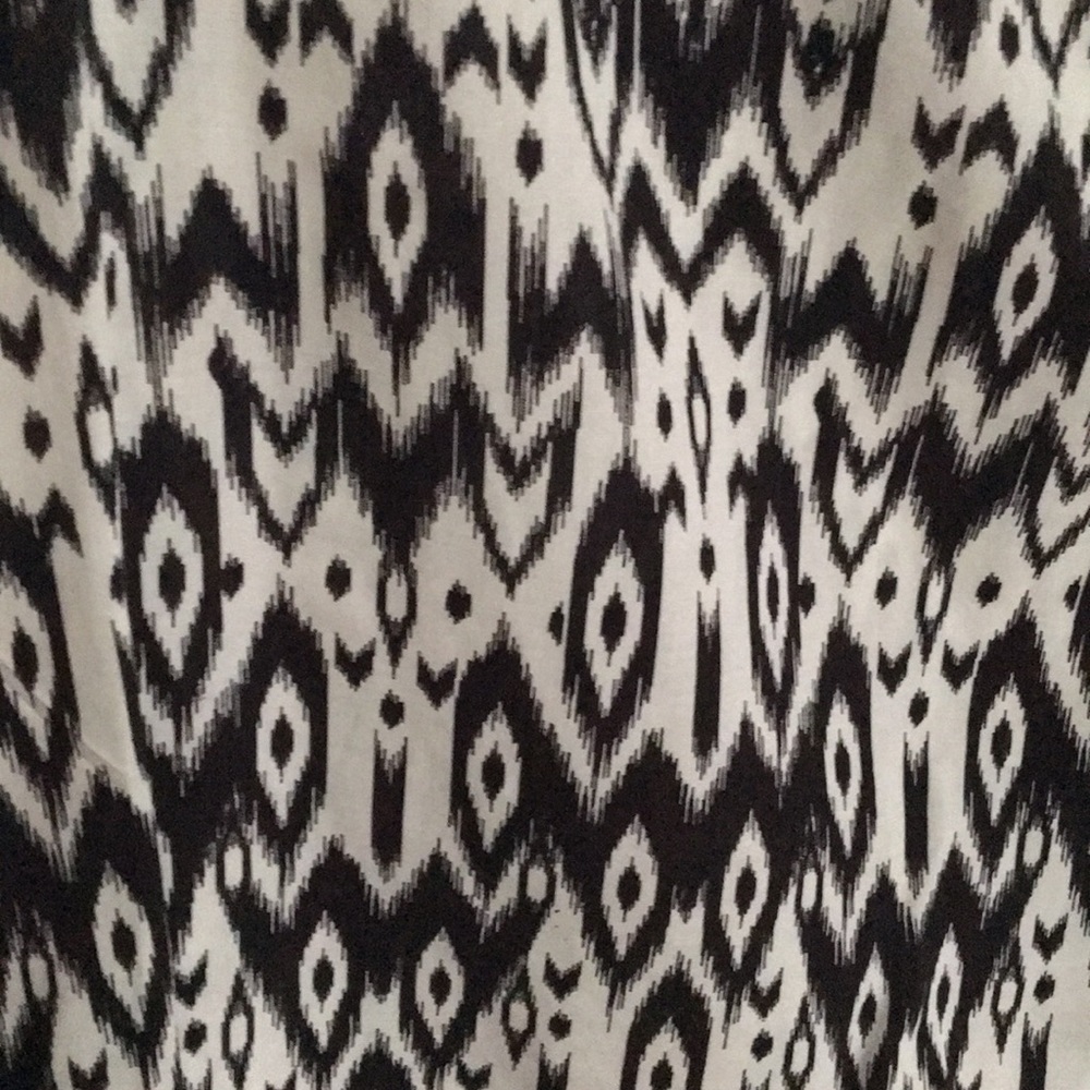 H&M Top - Picture 2 of 3